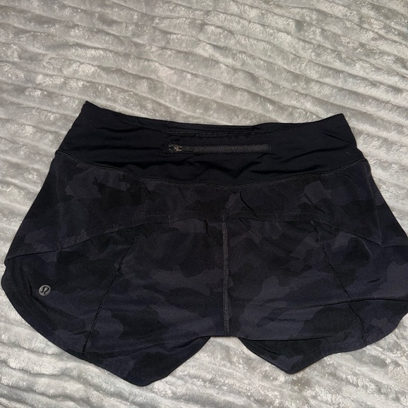 lululemon speed up shorts - Picture 2 of 5